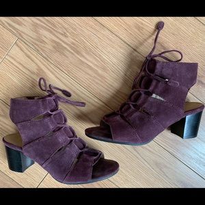 Vionic Genuine Suede Sandals (Bristol)- Size 8